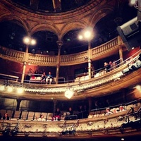 Theatre Des Bouffes Du Nord, Париж