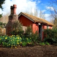 McMenamins Little Red Shed, Траутдейл, Орегон