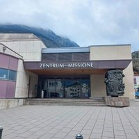 Zentrum Missione, Натерс