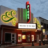 Pines Theater, Лакин, Техас