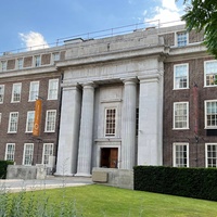 Friends House, Лондон