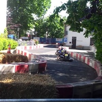 Halver-rund ums Rathaus, Хальфер