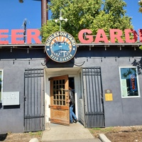 Burleson Yard Beer Garden, Сан-Антонио, Техас