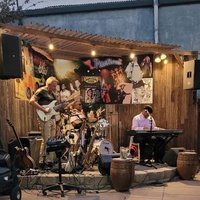 Lucca Bar & Grill, Окленд, Калифорния