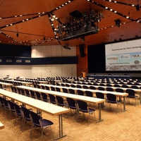 Hugenottenhalle, Ной-Изенбург