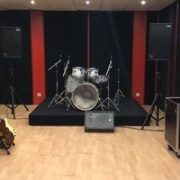 Covent Garden Studios, Эраньи