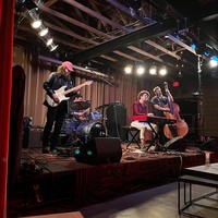 Pershing, Остин, Техас