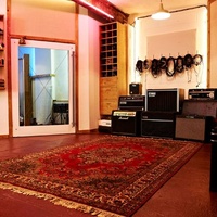 Studio 338, Лондон