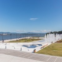 Quai Paquet, Леви