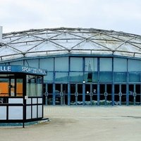 Sporthalle, Холлабрунн