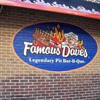 Famous Dave's Bar-B-Que, Миннеаполис, Миннесота