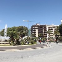 Piazza Aldo Moro, Бари