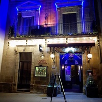 Central cafe Teatro, Баэса