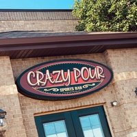 Crazy​ ​​Pour Sports Bar, Вилла Парк, Иллинойс