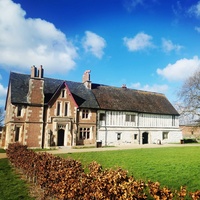 Llanthony Secunda Priory, Глостер