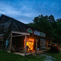 Rare Bird Farm, Хот Спрингс, Северная Каролина