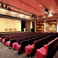 Auditorium Hotel Novotel Atria, Ним