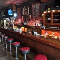 Happy Dog at the Euclid Tavern, Кливленд, Огайо