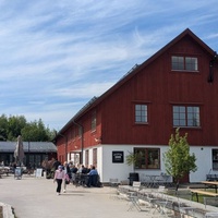 Stora Hjortstorps Gård, Эребру