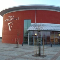 Vara Concert Hall, Вараская коммуна