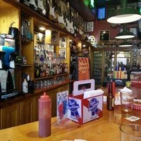 Howiee's on Front, Медфорд, Орегон