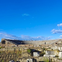 Teatro romano di Minturnae, Минтурно