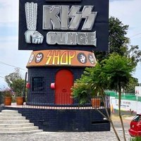 KISS Lounge, Толука