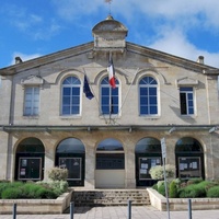 Mairie, Сен-Полг