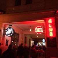 Gozsdu Manó Klub, Будапешт