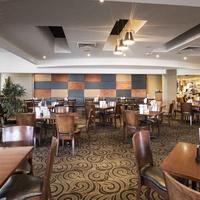 Mac's Hotel, Мелтон