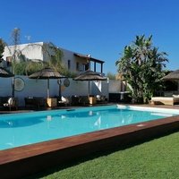 Cumeja Beach Club e Hotel, Неаполь