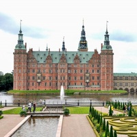 The Frederiksborg Centre - Royal Stage, Хиллерёд
