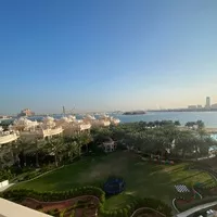 Royal Lawn Piatti Raffles The Palm, Дубай
