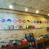 Eroding Winds Record Shop, Ошкош, Висконсин