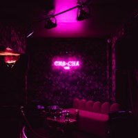 Cha Cha Club, Париж