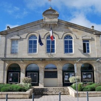 Mairie, Сен-Полг