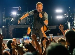 Концерт группы Bruce Springsteen 27.06.2025 в Гельзенкирхене
Концерт группы Bruce Springsteen 27.06.2025 в Гельзенкирхене